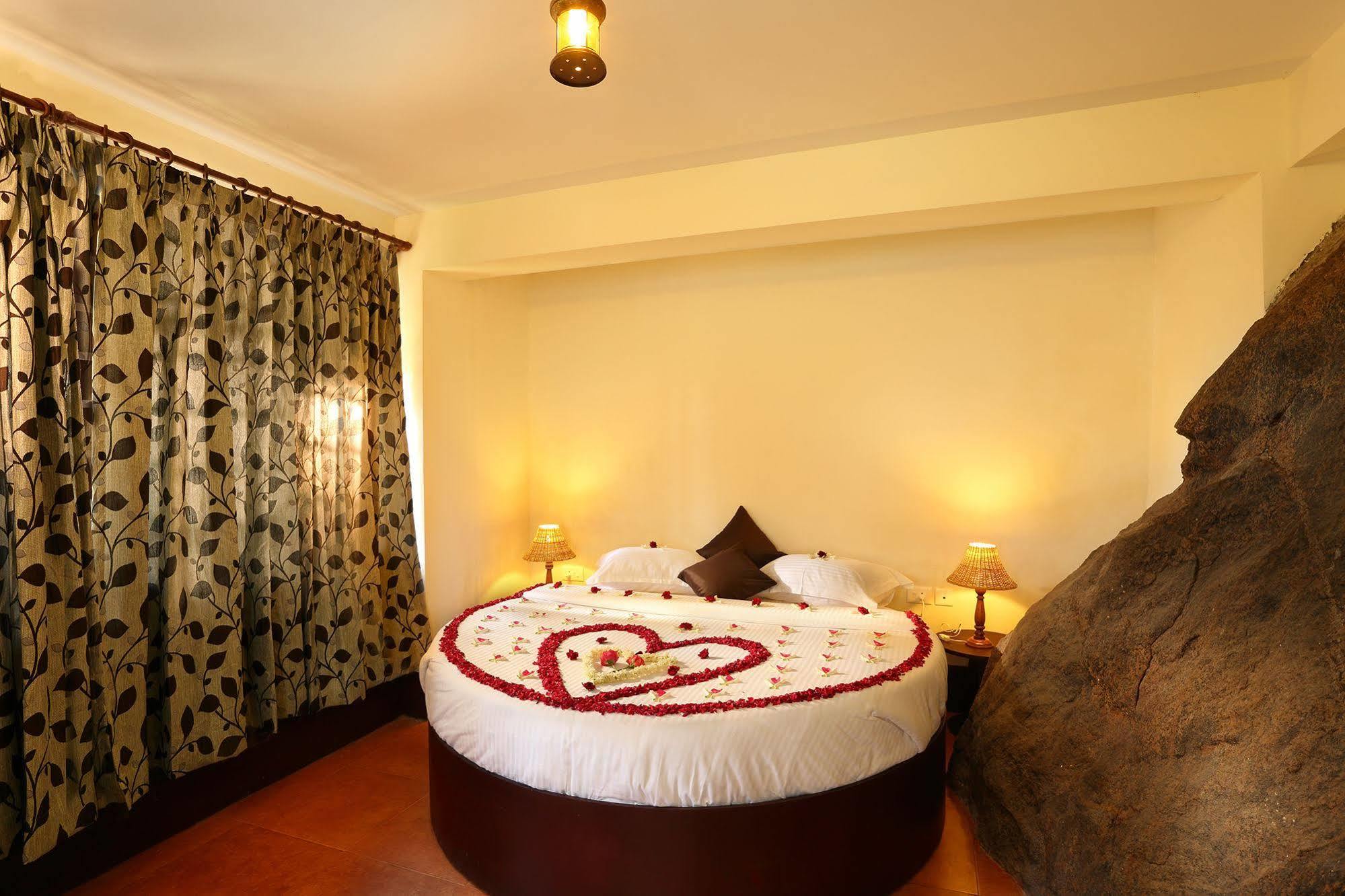 Madhumanthra Resort - Homestay Муннар Экстерьер фото